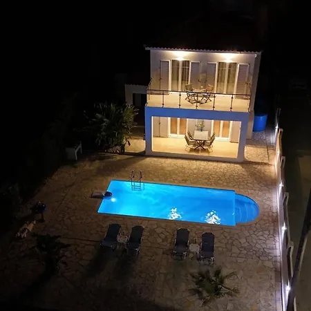 Arcadia Nyaraló *